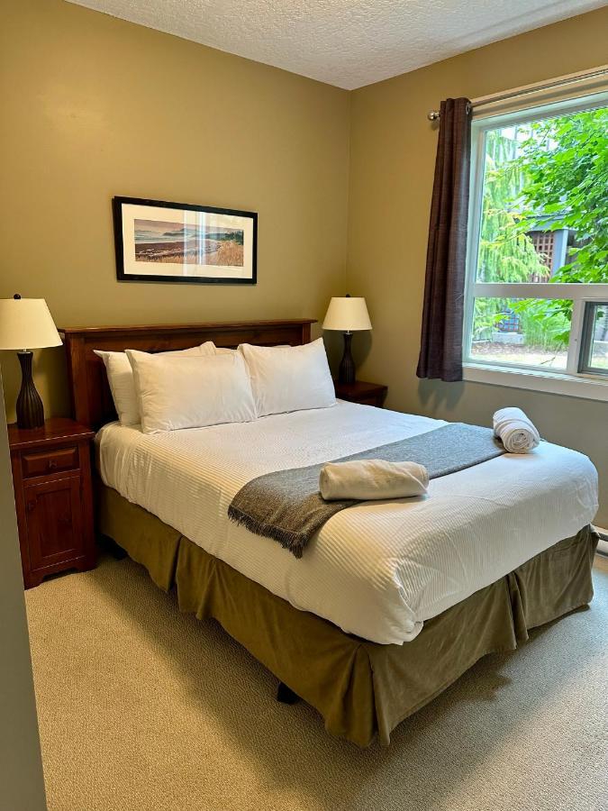 Race Rocks Townhouse - Sooke Villa Ngoại thất bức ảnh