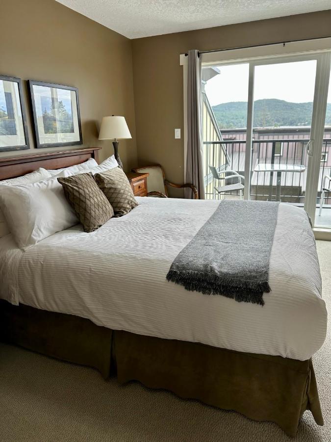 Race Rocks Townhouse - Sooke Villa Ngoại thất bức ảnh