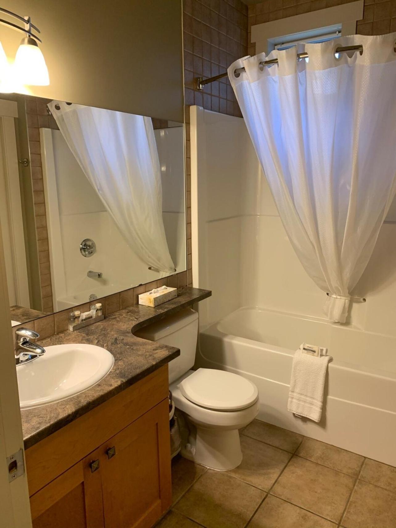 Race Rocks Townhouse - Sooke Villa Ngoại thất bức ảnh